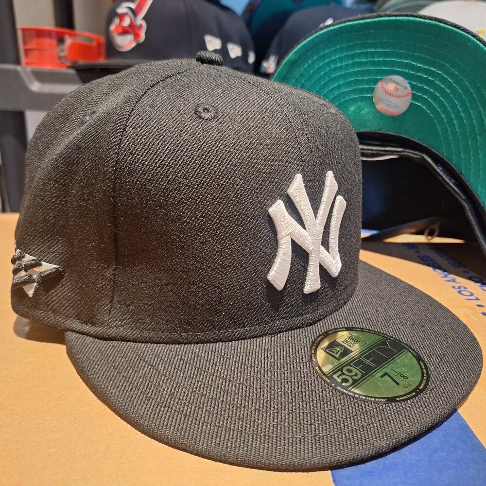 NY "Paper Planes" Fitted w/ PIN